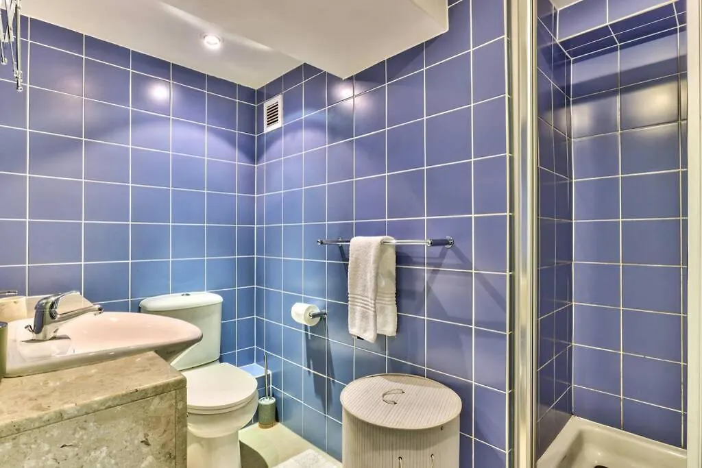 Couples Retreat, Bar, Library, 24 Hour Security Villa Cape Town
