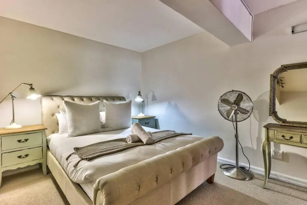 Holiday home Couples Retreat, Bar, Library, 24 Hour Security Villa Cape Town